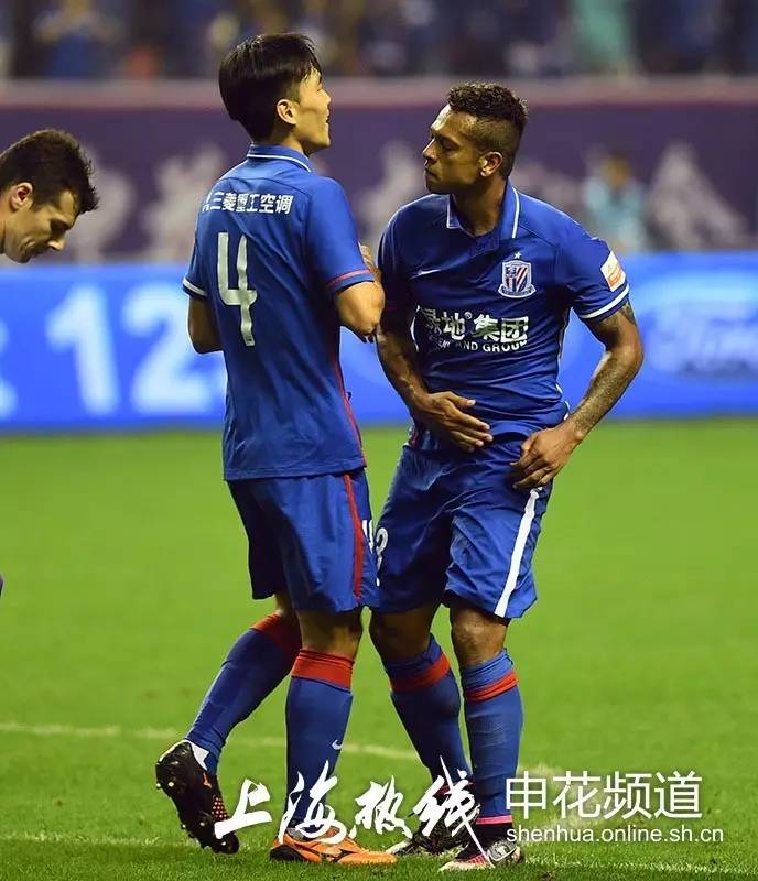 KAIYUN SPORTS马拉松大奖赛上演强强对话，川蜀霹雳队读秒扳平泰山天虎队，团队配合流畅；赛后更衣室沸腾的简单介绍