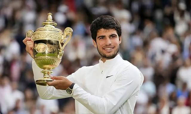 开云体育安装包含德约科维奇回归赛场，突破纪录首场状态亮眼，篮网观众沸腾！的词条