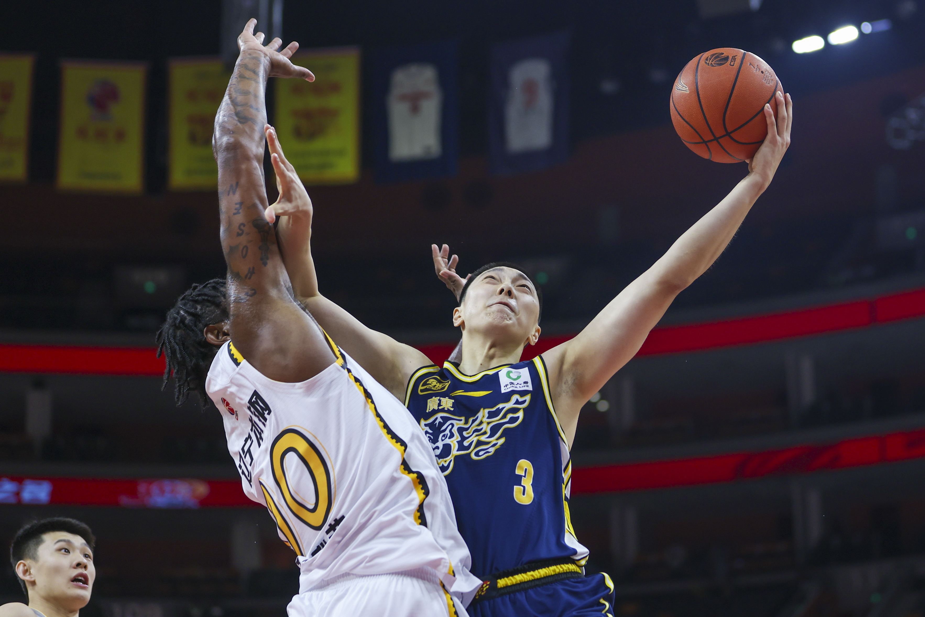 开云体育下载包含今晨菲尼克斯太阳备战CBA季后赛，绝杀压哨细节曝光，悬念犹存，训练强度明显提升的词条